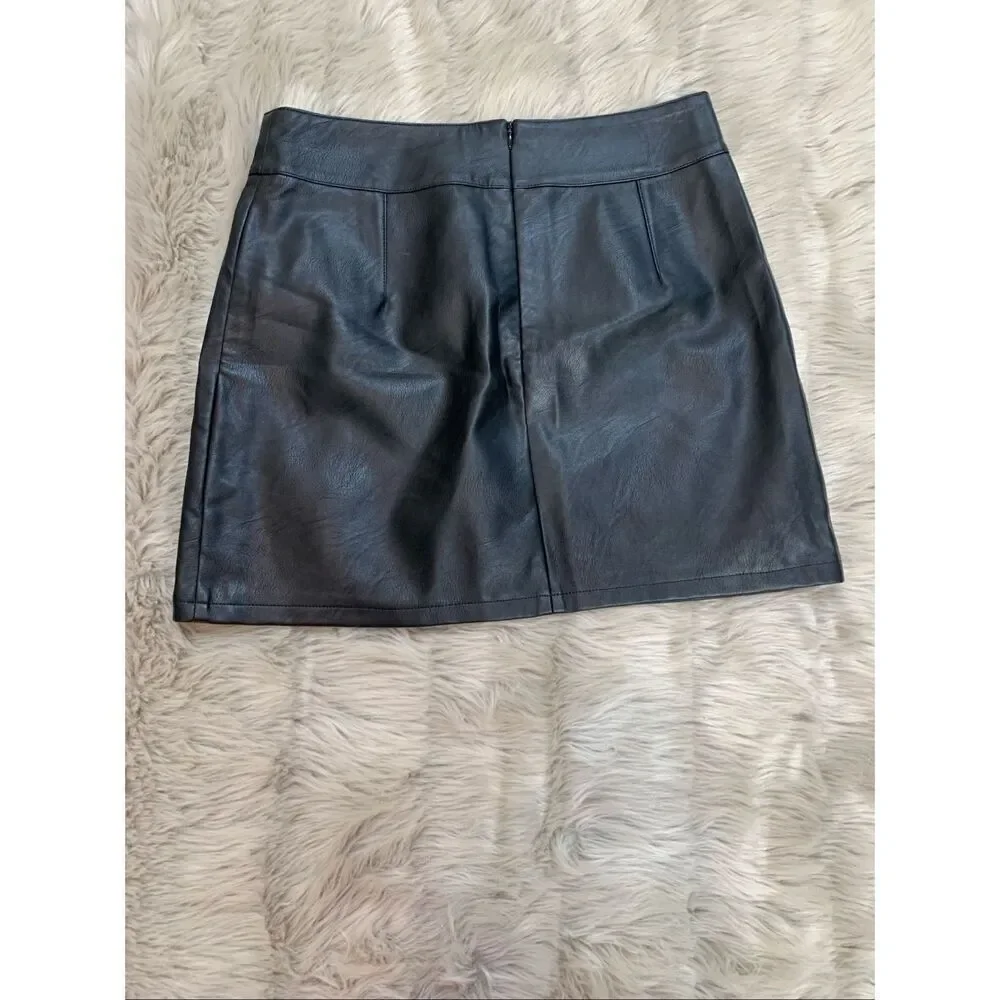 NWT- TopShop Eliesse Faux Leather Black Mini Skirt 14